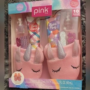 Pink 10 piece slippers and bath set
